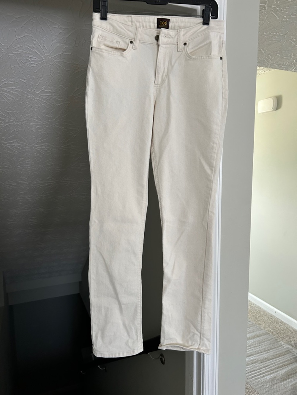 Lee Women's Off-White Straight-Leg Jeans 4 Long